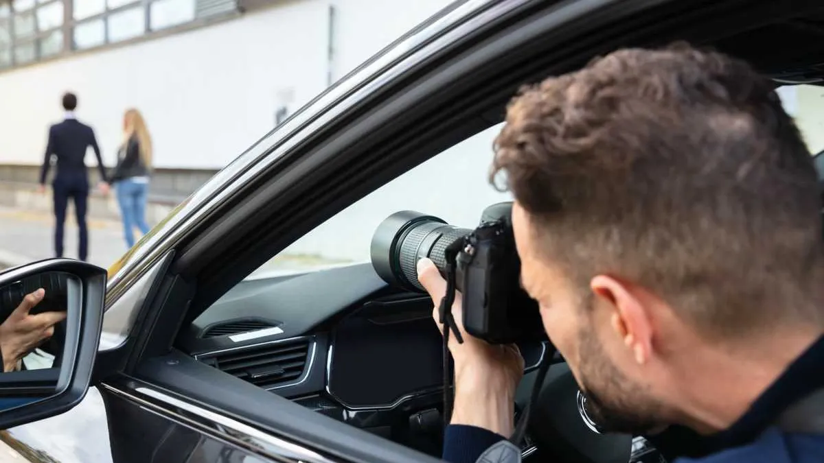 Guvernul a modificat condiţiile de obţinere a atestatului de detectiv particular. Câţi români practică deja această meserie