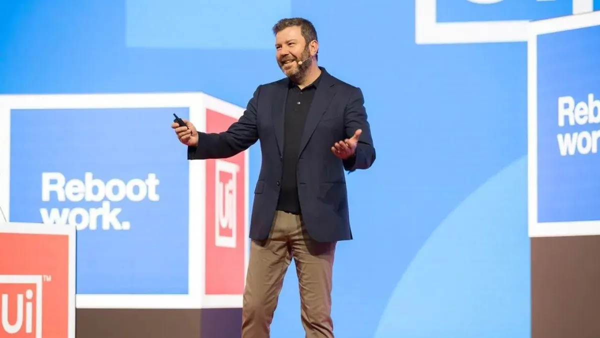 Acțiunile UiPath au crescut cu 10%. Compania îşi reduce puternic pierderile și încheie anul 2023 cu venituri de 1,3 mld. dolari