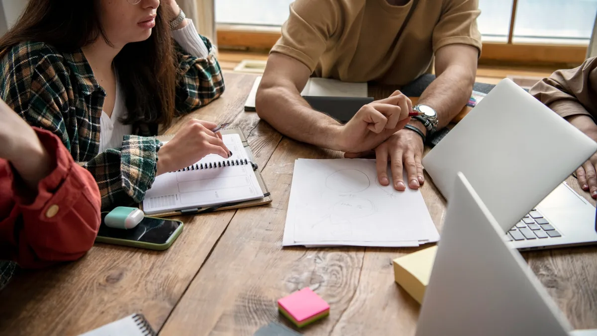 Suma imensă pe care o plătește un student român pentru o garsonieră închiriată în Olanda. Cât ar trebui să scoată un tânăr din buzunar, pentru o casă de 27 de metri pătrați