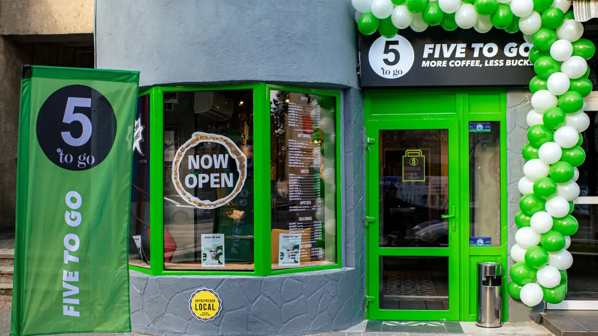 După succesul înregistrat în România, lanțul de cafenele 5 to go se extinde și în afara țării, în Ungaria și Bulgaria. Fondatorii vor să mai ajungă, pe plan local, la 650 de unități până la final de an