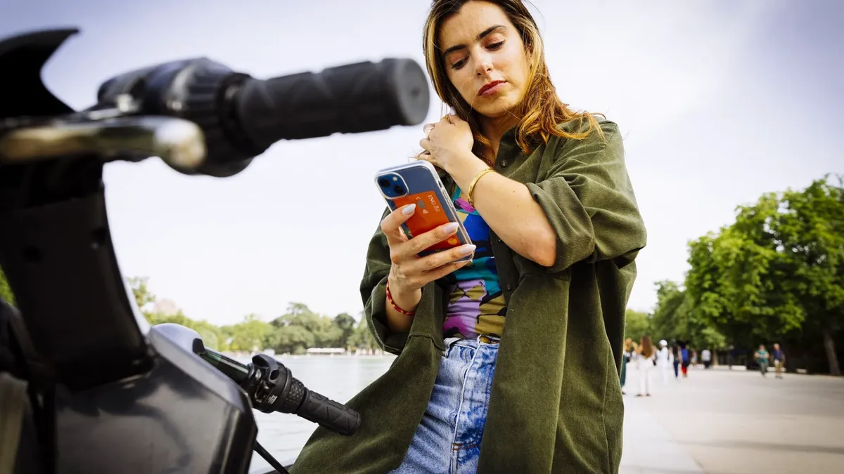 Avertizare de ultim moment pentru deținătorii de cont în bancă. Nu faceți sub nicio formă acest lucru, vi se pot lua banii și datele personale