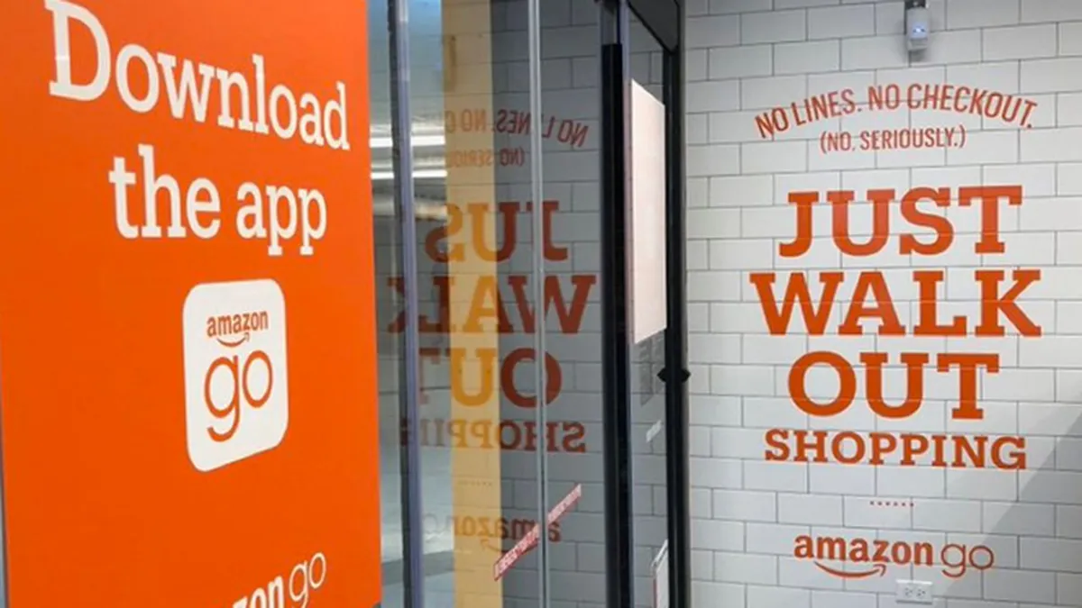 Amazon renunță la una dintre cele mai scumpe și studiate tehnologii! Care e motivul pentru care casierii revin la muncă