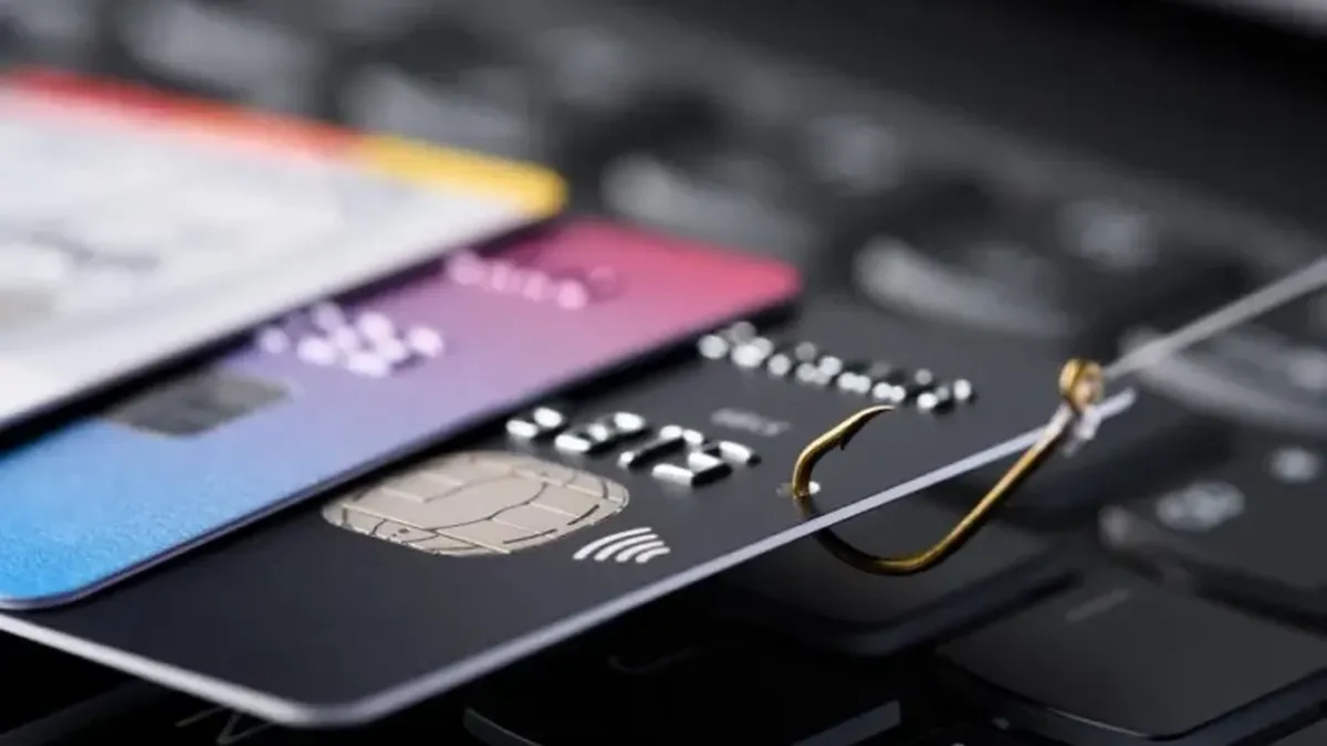 O femeie a fost înșelată de escroci în numele Băncii Naționale. ”Era să pierd 17.000 de lei”