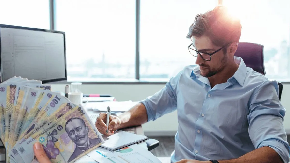 O categorie de angajați români va beneficia de decontarea ochelarilor de vedere sau a lentilelor de contact. Anunț oficial