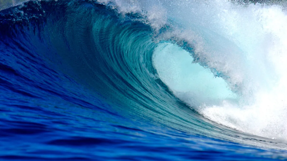 Cum se poate extrage „energie albastră” din valuri. Descoperirea făcută de cercetători