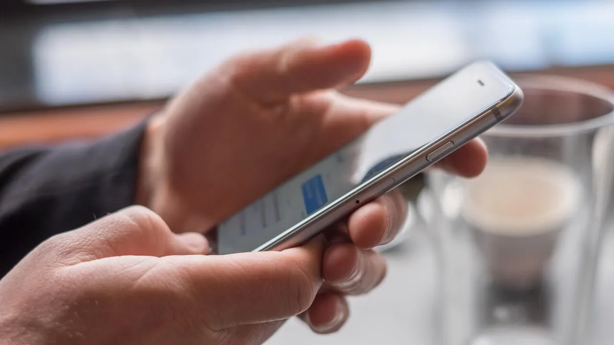 Avertisment teribil pentru românii cu smartphone-uri Android. Ultimul tip de frauda prin SMS, ce să faci ca să nu cazi victimă