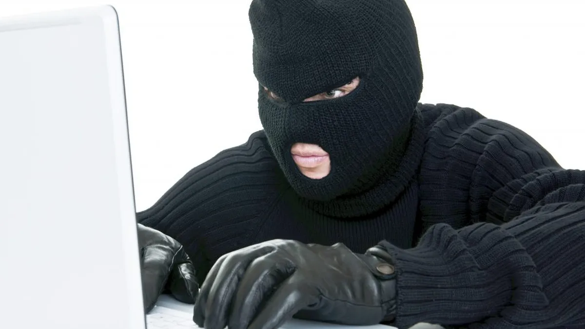 Avertismentul unei mari bănci: un nou tip de fraudă, cu brokeri falşi, îi păgubeşte pe români