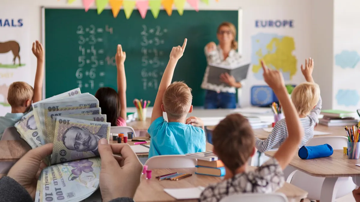Ministerul Educației anunță noi burse școlare. Care sunt elevii care vor primi 300 de lei pe lună
