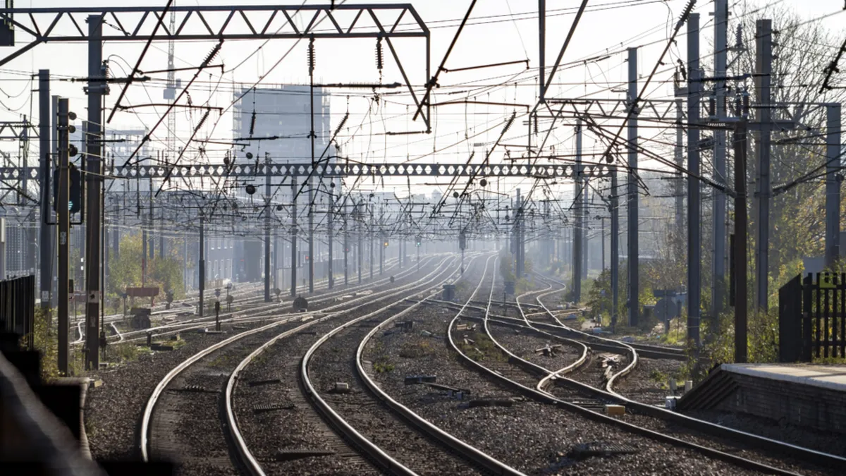 Licitație istorică pentru cea mai așteptată linie de tren de după Revoluție. Se pune în joc suma de 1 miliard de euro