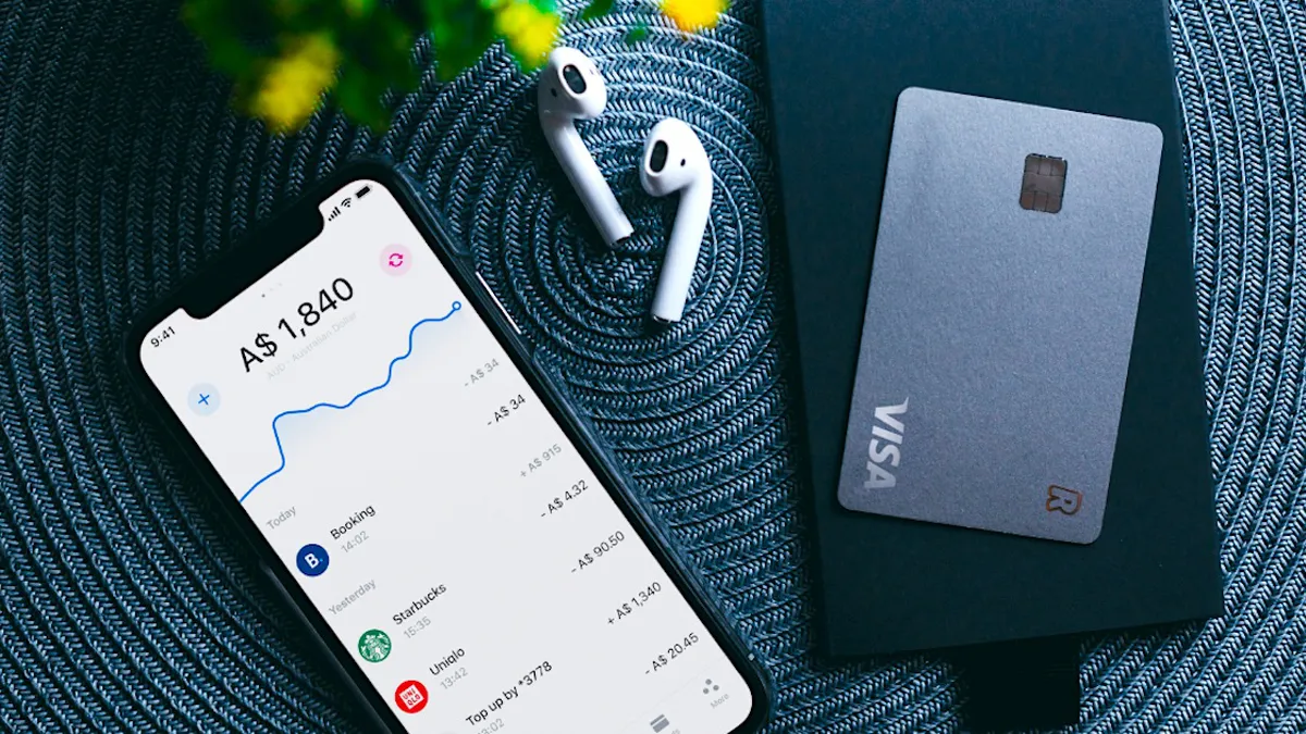 Avertisment de ultimă oră pentru toți românii care au card Revolut și cont de Facebook