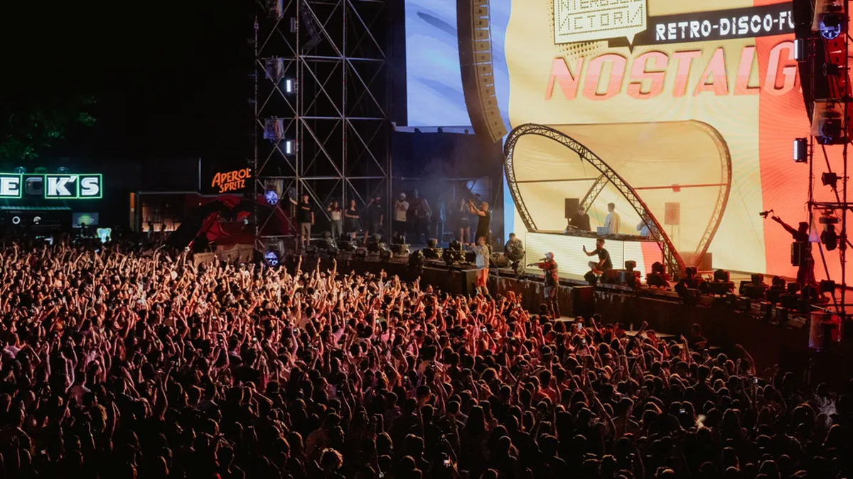 Evenimente în București weekend 29 - 30 iunie 2024. Distracție pe muzica anilor '90 la Nostalgia și spectacole de teatru pe Calea Victoriei