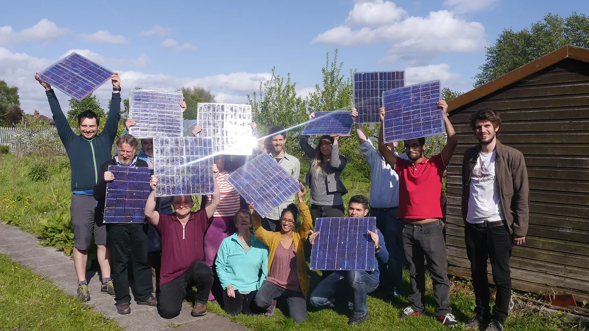 O nouă economie mondială: comunităţile cetăţeneşti la vârful revoluţiei energetice. 50% din populaţia globului ar putea să-şi producă propria energie până în 2050