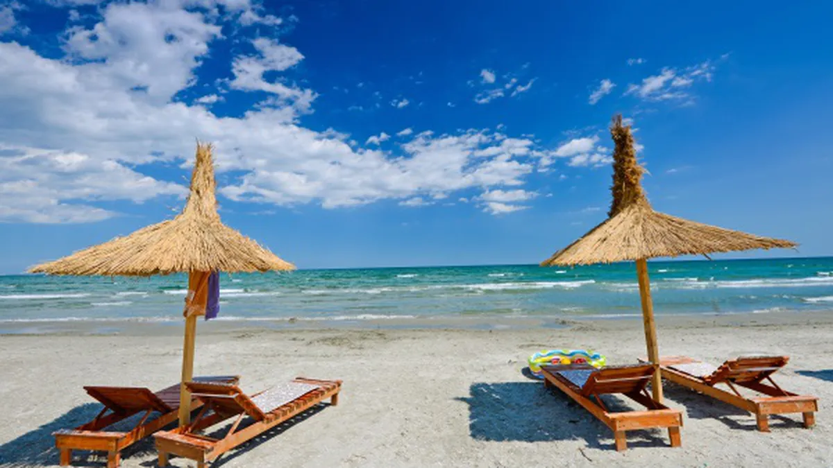 Românii pleacă în concedii la Eforie sau Mamaia chiar dacă prețurile au crescut în 2024. Cazarea pe litoralul românesc, mai scumpă decât în Thassos