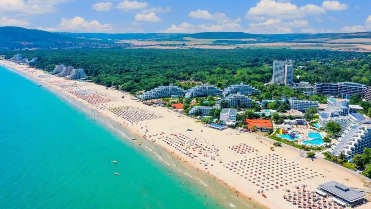 Românii își pot lua „rămas-bun” de la vacanțele în Bulgaria! În ce stațiune vecină au devenit prețurile inaccesibile