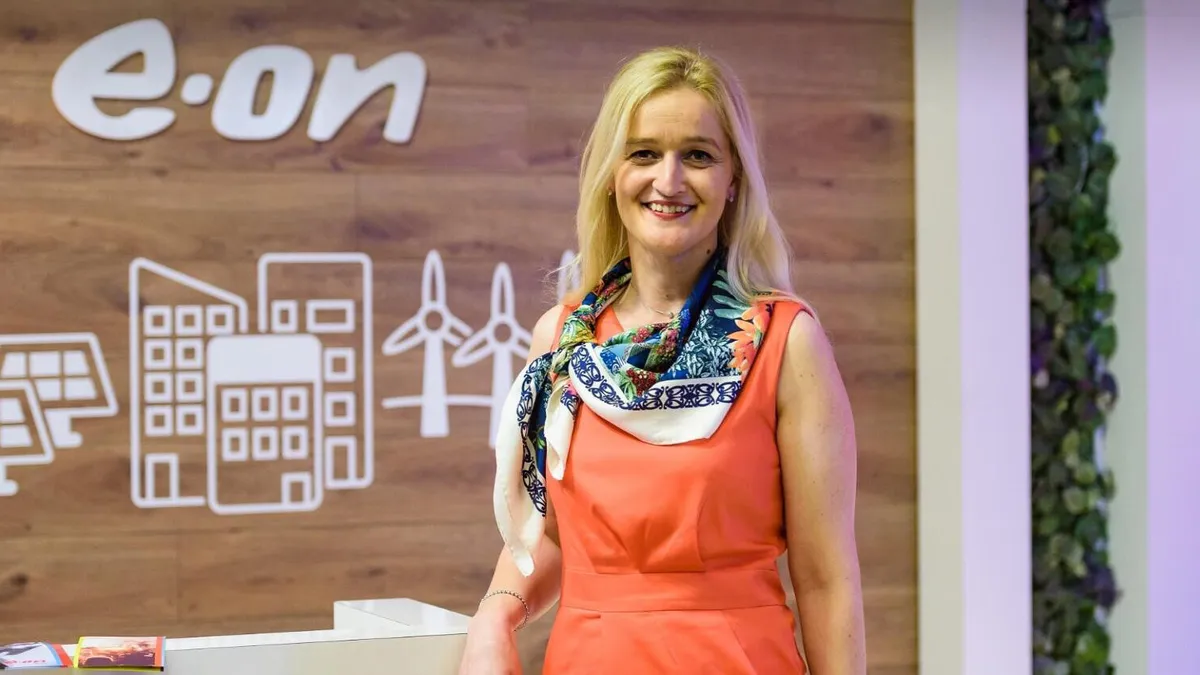 Cine este Claudia Griech, femeia care conduce o companie cu afaceri de peste două miliarde de euro. Pui clientul, omul pe primul loc