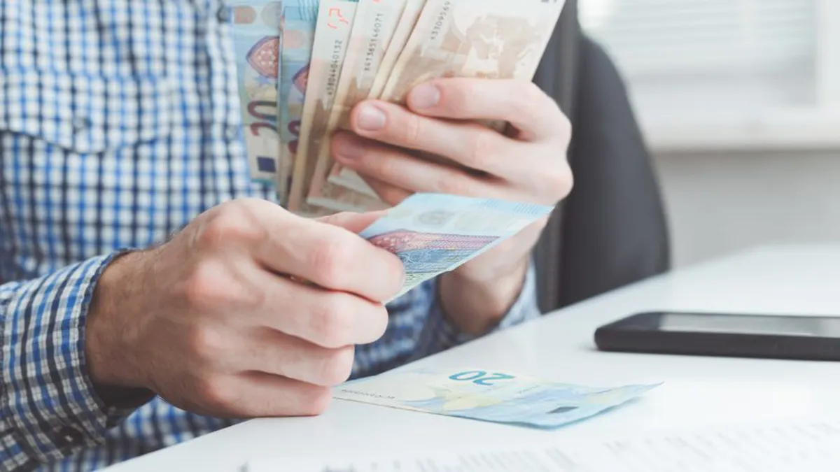 Ce poți face pentru a avea lunar un venit pasiv. Expertul financiar Bogdan Dinu: Ideal ar fi să avem o sursă de venit