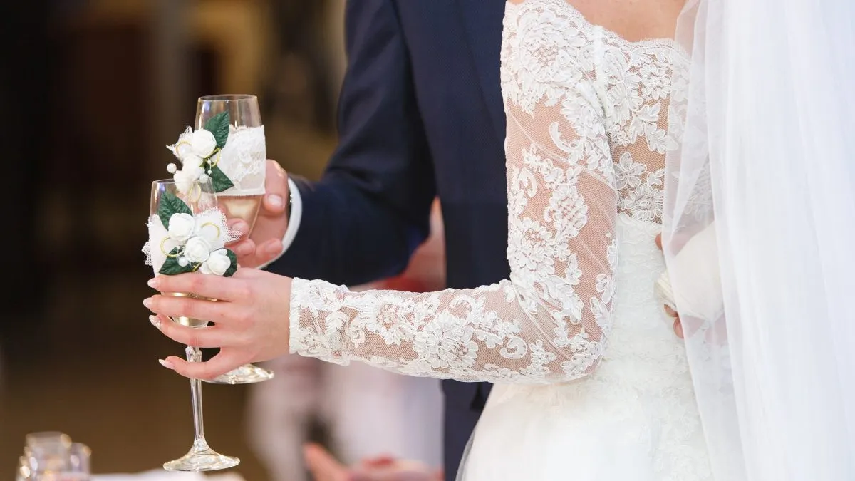 Cât a ajuns darul de nuntă în 2025. Suma de bani pe care trebuie să o pui în plic pentru miri
