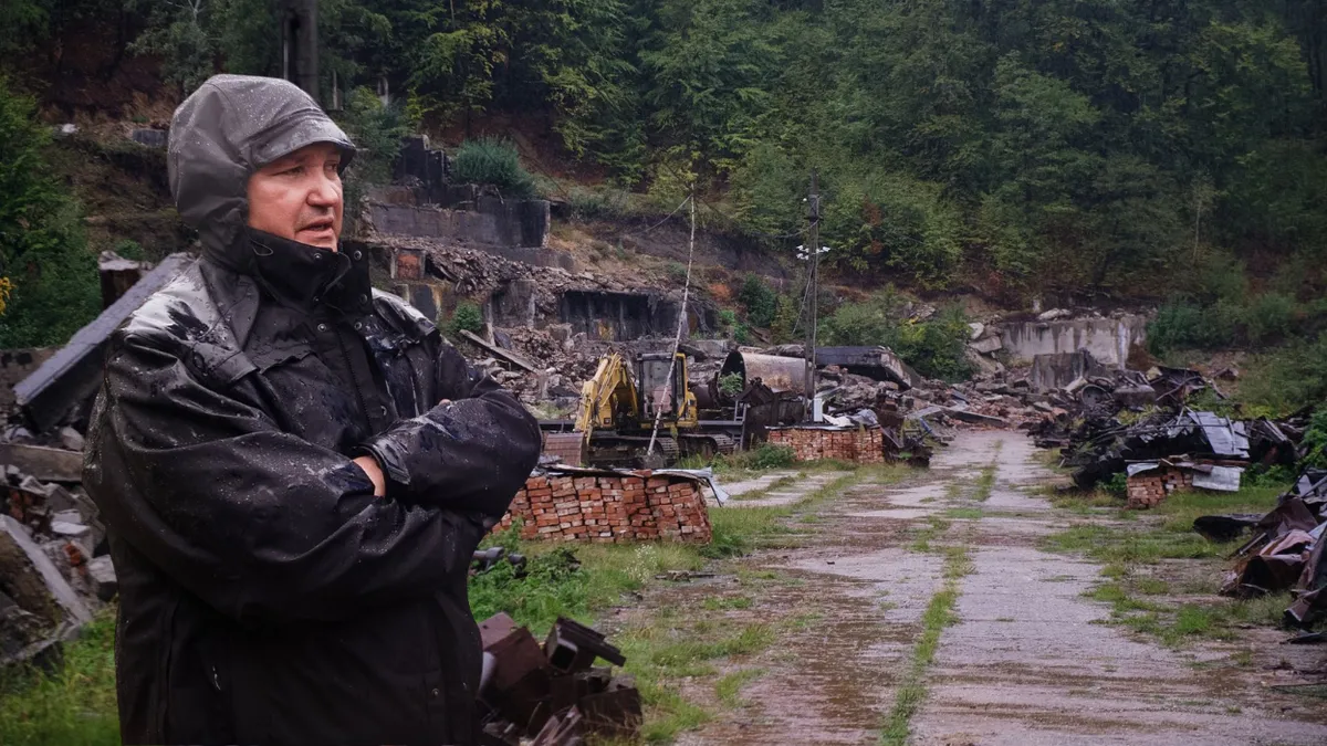 Nicolae Ciucă, în vizită la Mina de Grafit de la Baia de Fier. „Pare greu de crezut, văzând aceste imagini!”