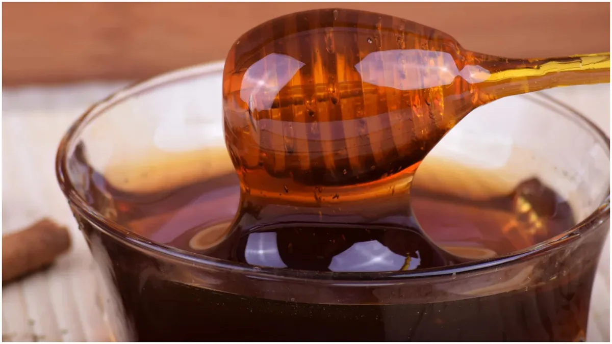 Mierea care vindecă organismul de boli și e bogată în seleniu. Prețul unui borcan este de 80 de lei