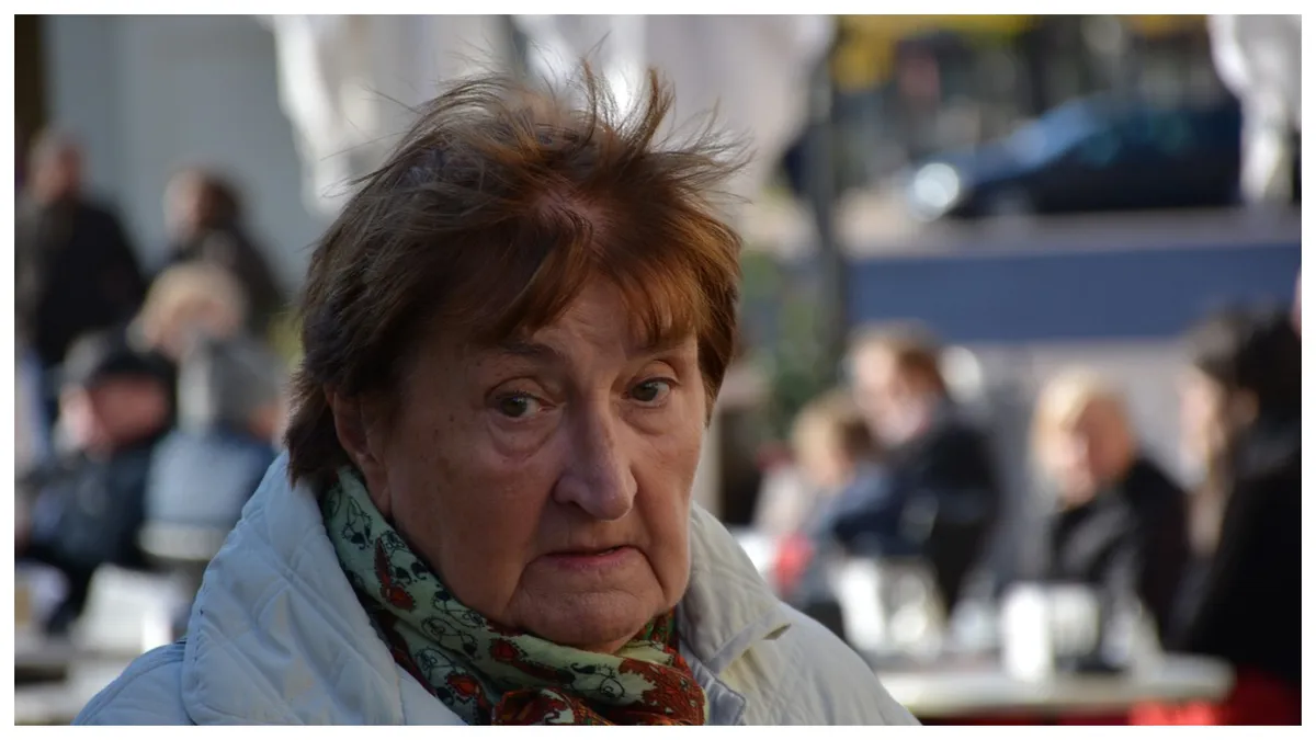 Cum se pot pensiona femeile cu 11 ani mai devreme. Care sunt documentele necesare