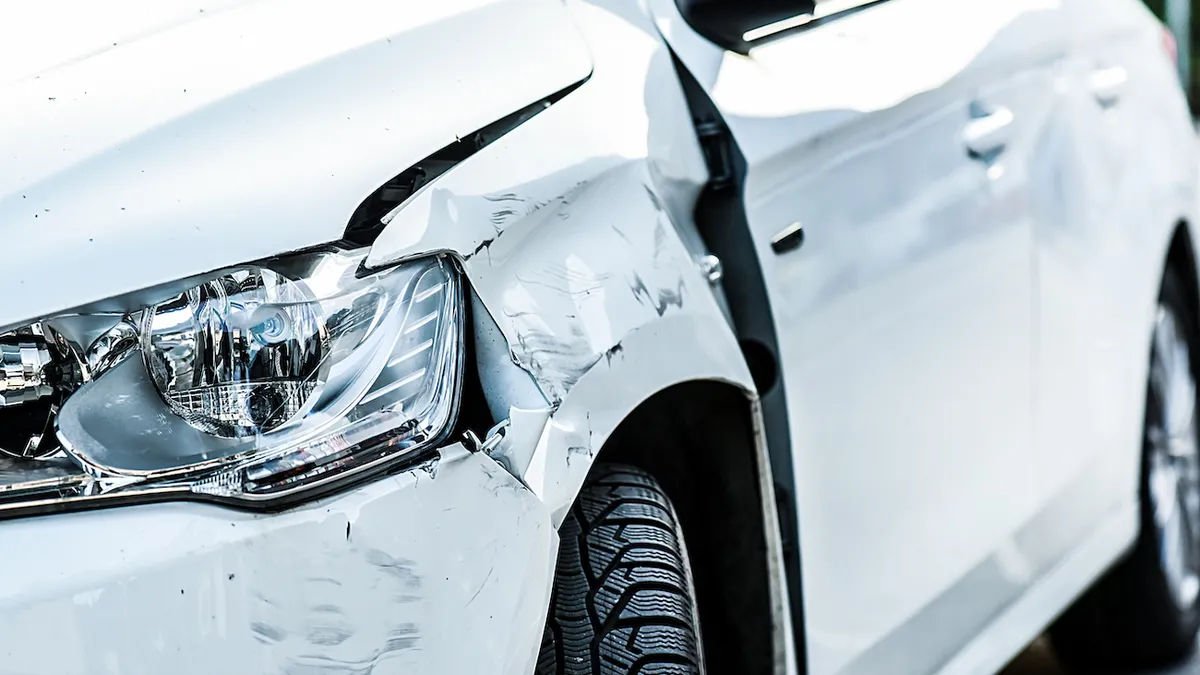 Cum să recunoașteți dacă o mașină fost grav avariată în trecut