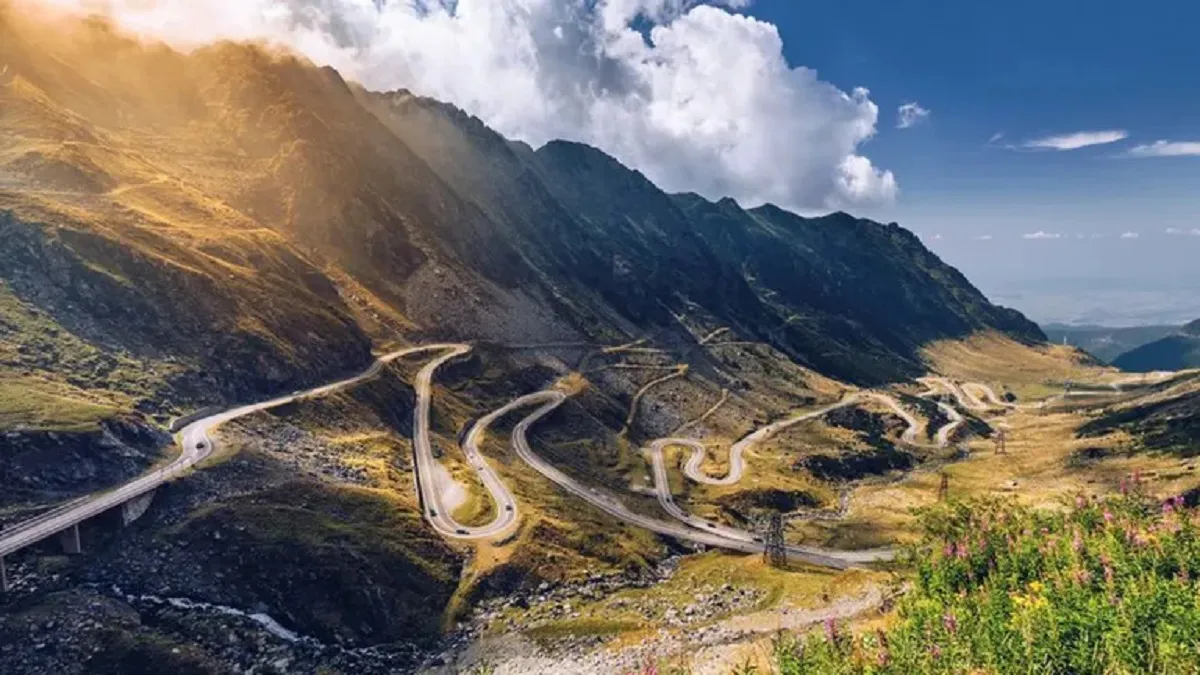 Cel mai înalt și mai frumos drum din România va fi modernizat. Anunț de la CNAIR pentru turiștii fascinați de Transalpina