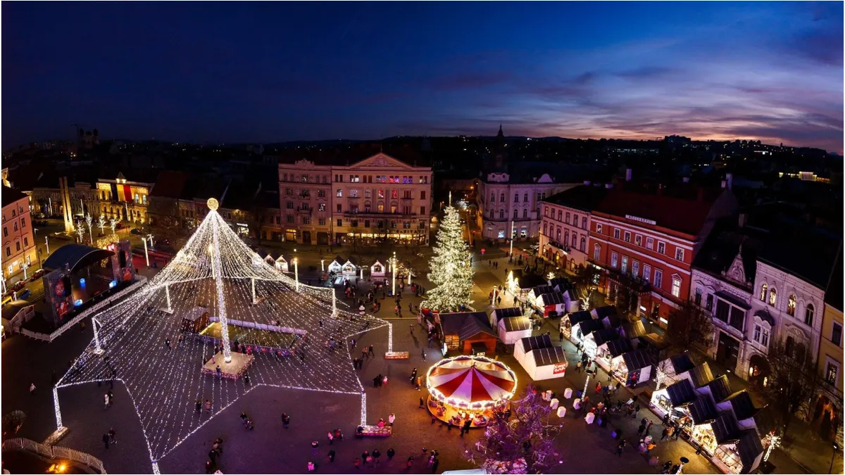 S-au deschis târgurile de Crăciun din Cluj. Cât costă plăcinta și vinul fiert în 2024