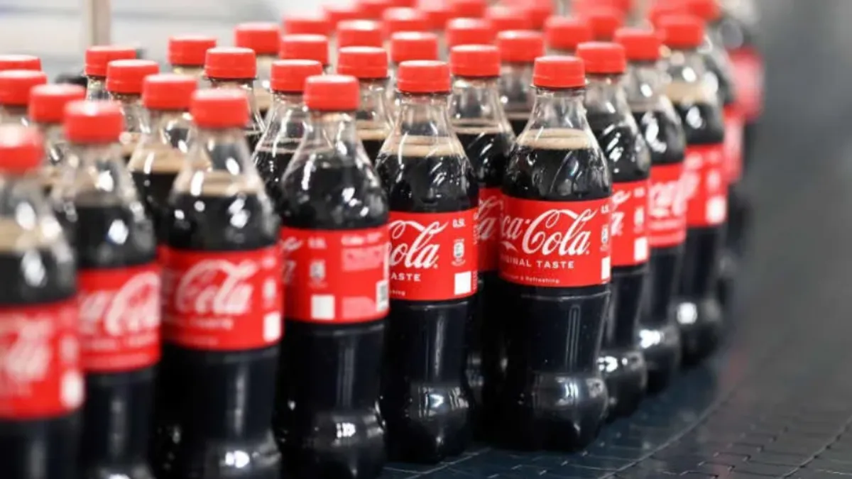 Coca Cola își retrage băuturile pentru că în sticle se află cantități mari de clorat