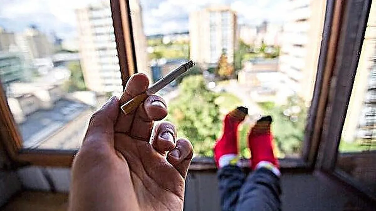 Lovitură devastatoare pentru românii fumători care stau la bloc. Amenzile sunt uriaşe!