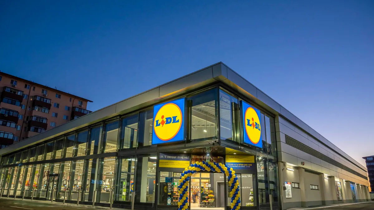 Super-oferte la Lidl începând din 14 decembrie. Produsul adorat de clienți se întoarce la raft