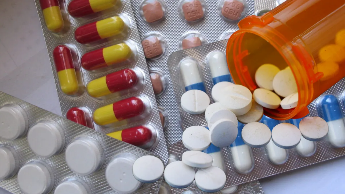 Senatul dă undă verde clasificării unor medicamente ca droguri periculoase! Proiectul de lege controversat avansează spre Camera Deputaților!