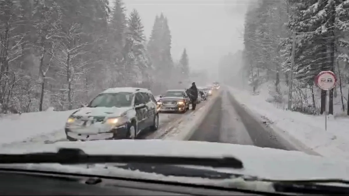 România, sub cod galben. Ninsori, viscol și polei afectează jumătate din țară