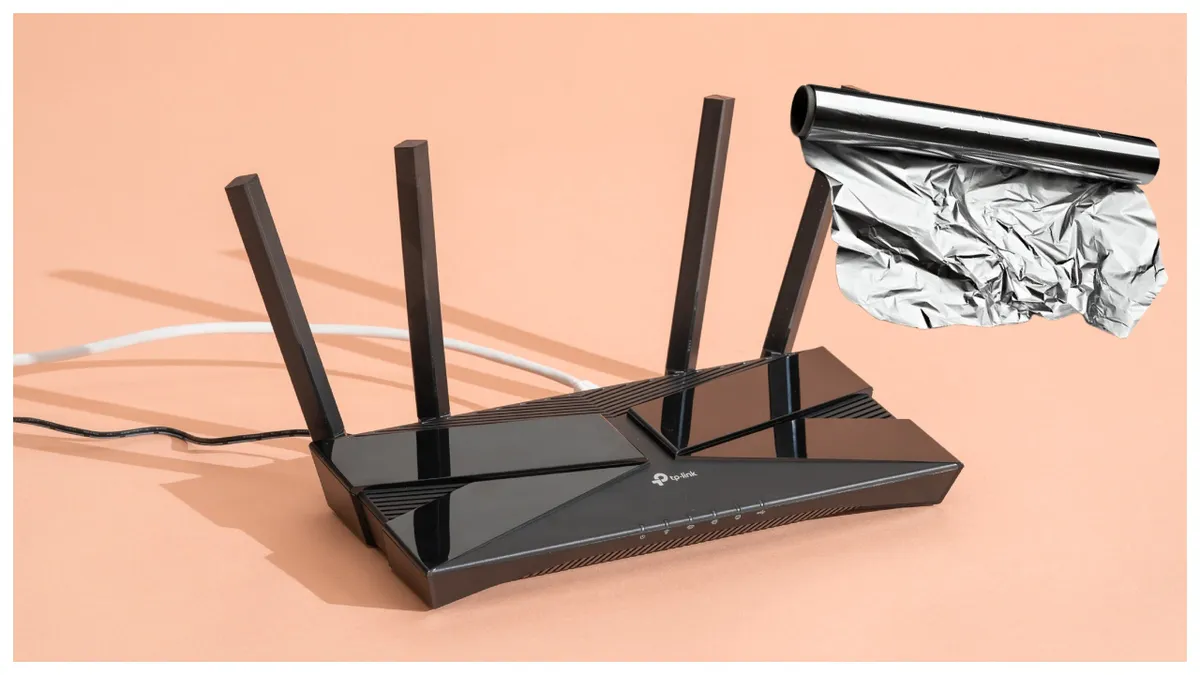 Trucul cu folie de aluminiu în spatele routerului wifi. Tot mai mulți români în folosesc