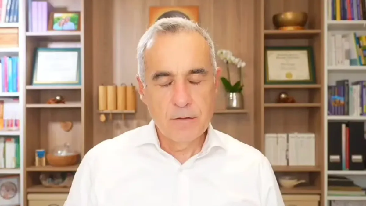 Călin Georgescu cheamă la calm, dar stârnește controverse: „Rămâneți acasă! Nu le faceți jocul!”