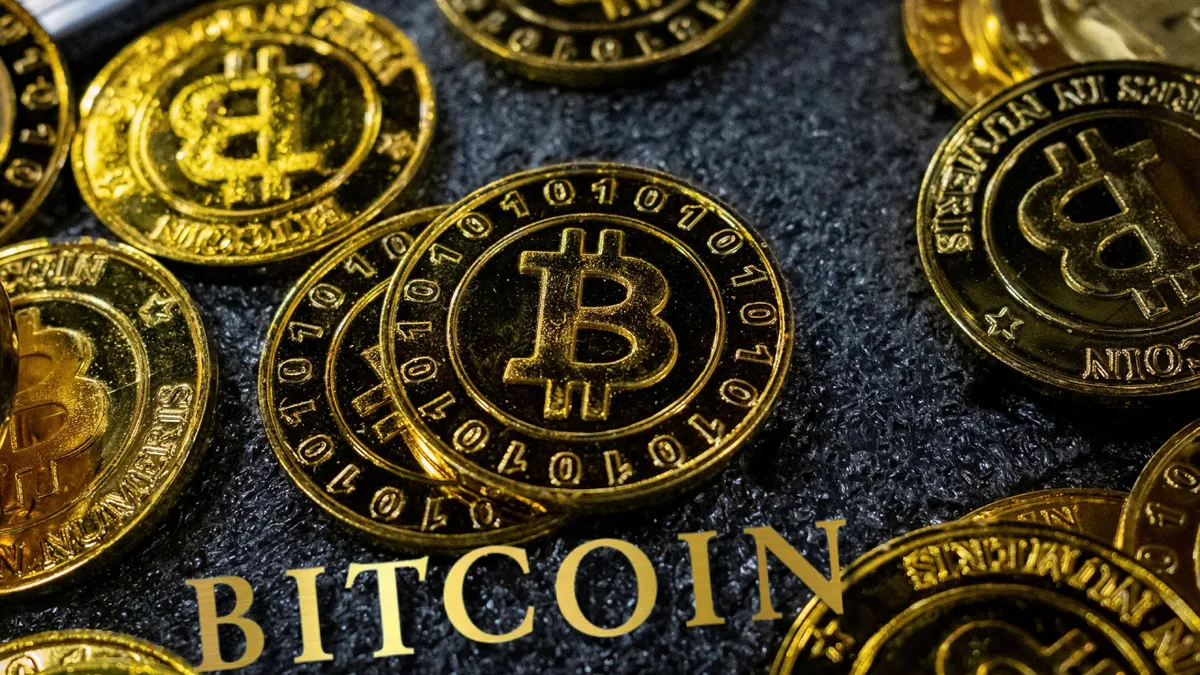 Nou record pe piaţa cripto: Bitcoin ajunge aproape de 110.000 de dolari
