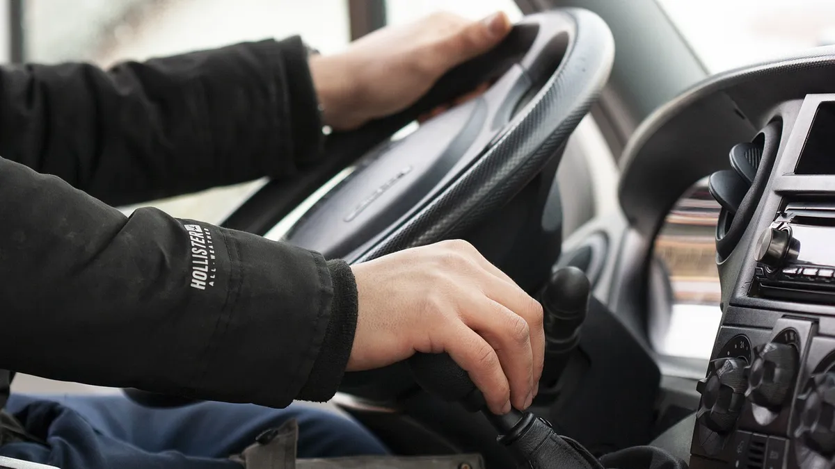 COD RUTIER 2025. Cine sunt șoferii care trebuie să dea examen auto, deși au permis de conducere