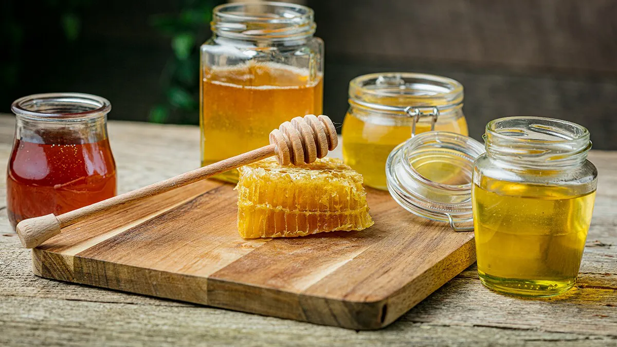 Mierea din România, mai sănătoasă decât mierea de Manuka. Ce au descoperit cercetătorii