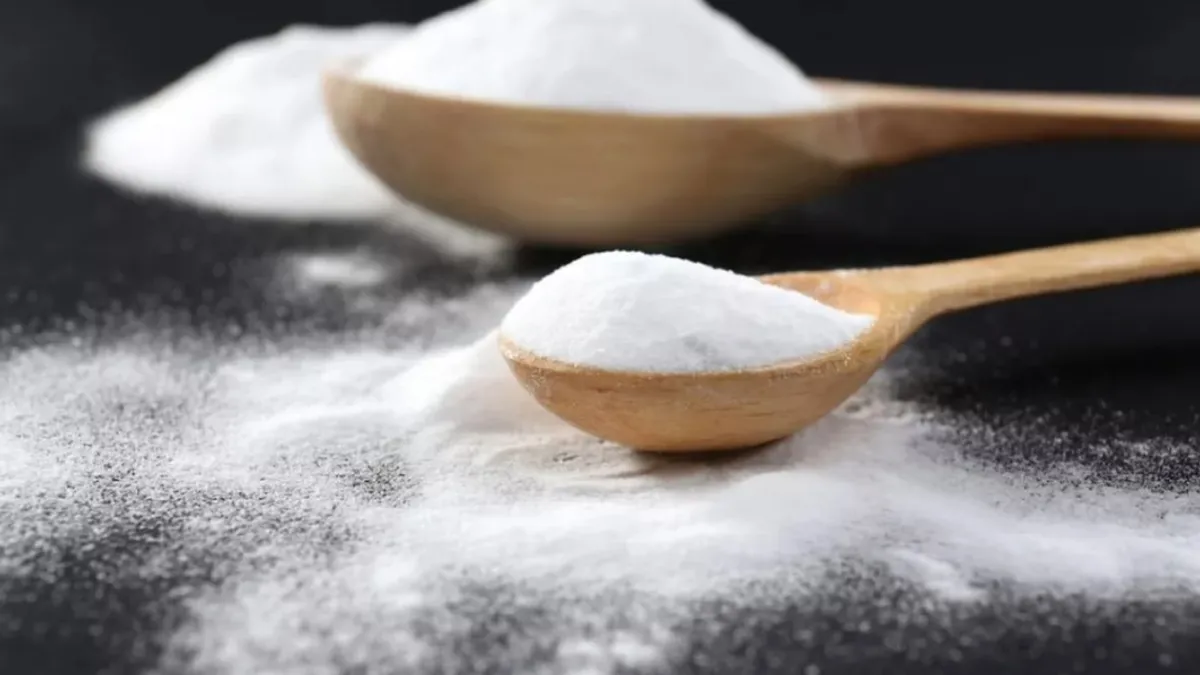 Românii mănâncă de două ori mai multă sare decât recomandă medicii. Riscurile pentru sănătate sunt uriașe!