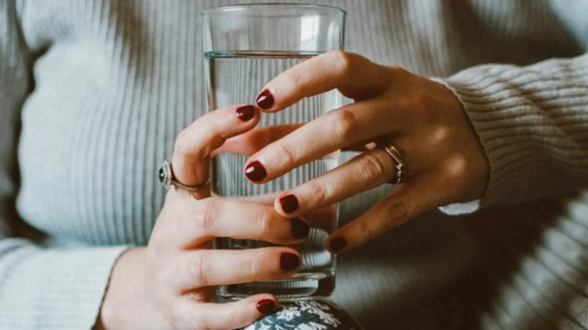 Cum să te hidratezi dacă nu bei doi litri de apă pe zi. Experții recomandă șapte legume și fructe ”fantastice”