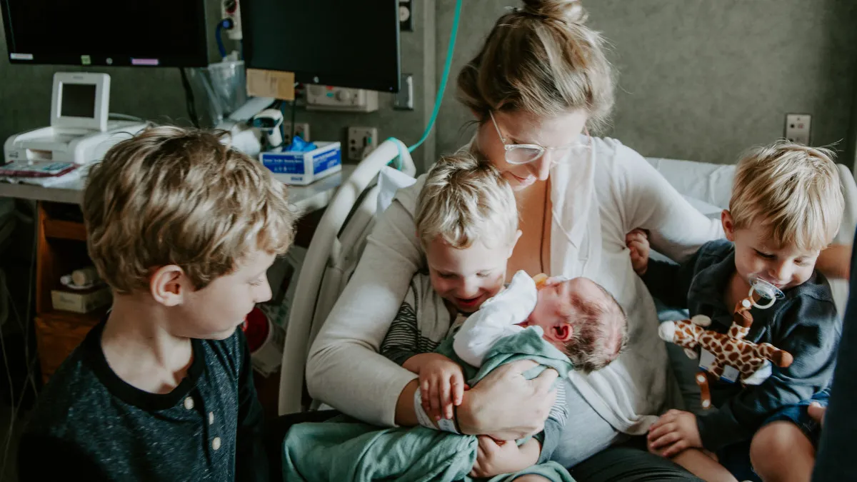 Care sunt motivele pentru care tot mai puţine femei vor să aibă copii. Încălzirea globală este unul dintre ele