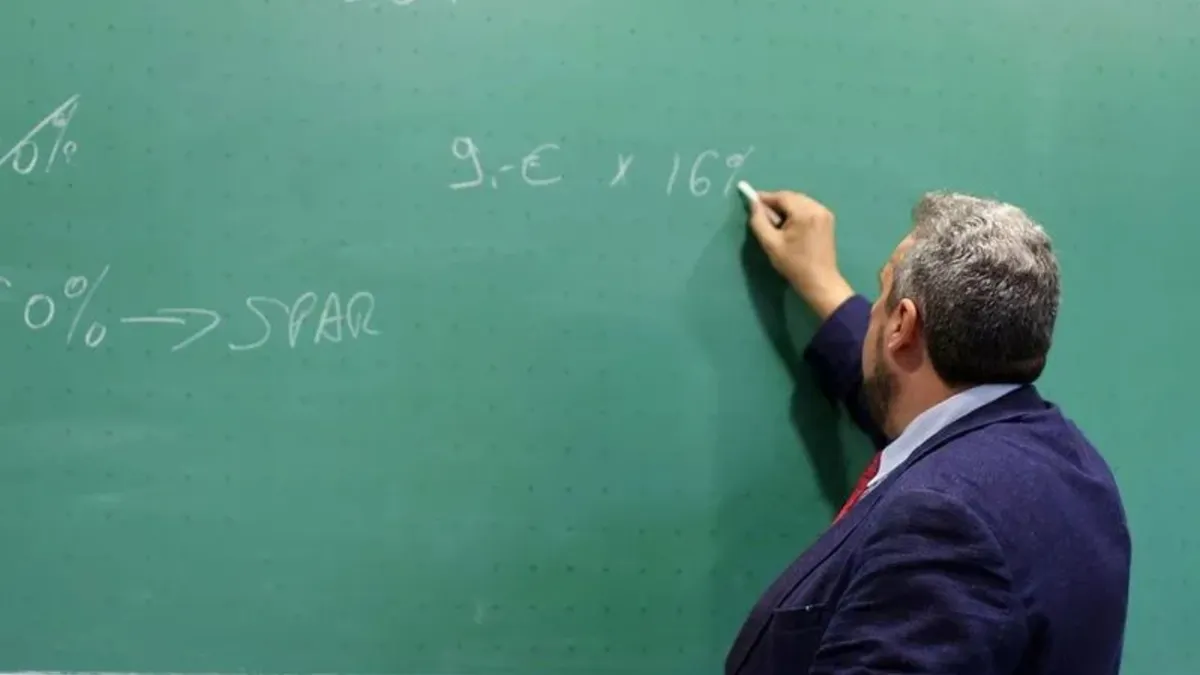 Sute de angajați din școlile de stat, concediați în urma unei ordonanțe. Decizia se aplică și medicilor