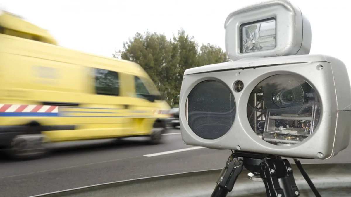 Românii riscă amenzi uriașe. Poliția a anunțat folosirea a 700 de noi radare începând cu luna martie 2025