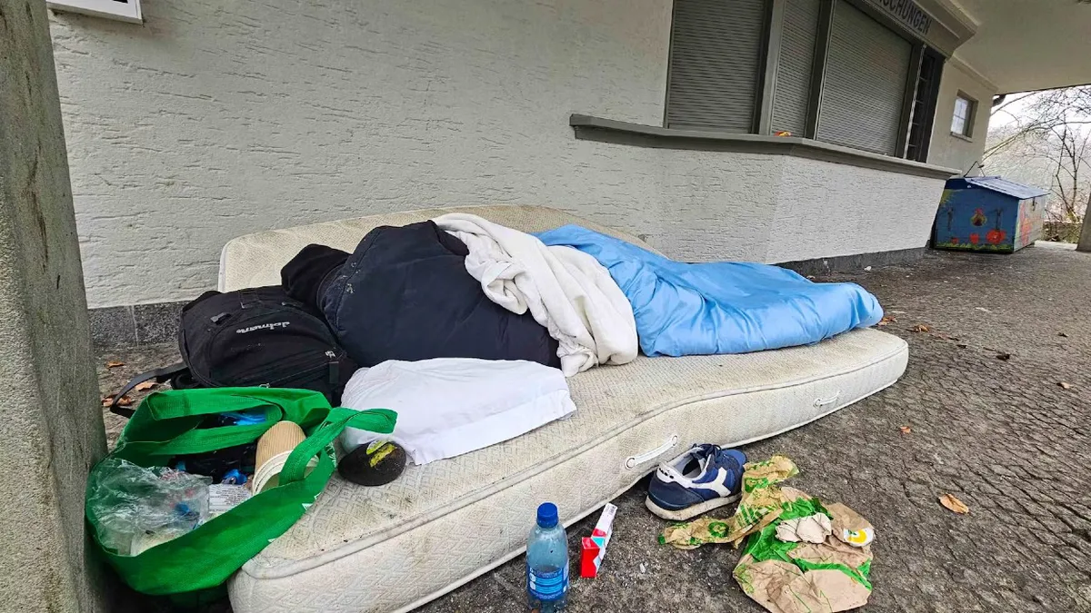 Povestea românului care câștigă peste 4.000 de euro pe lună în Elveția, dar locuiește pe străzi: „Am acasă o soție și un copil”