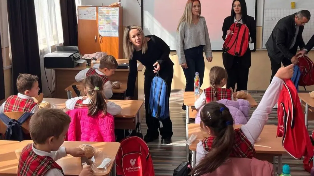 Ziua Meselor Școlare 2025. Au fost distribuite 600 pachete cu hrană caldă pentru elevi