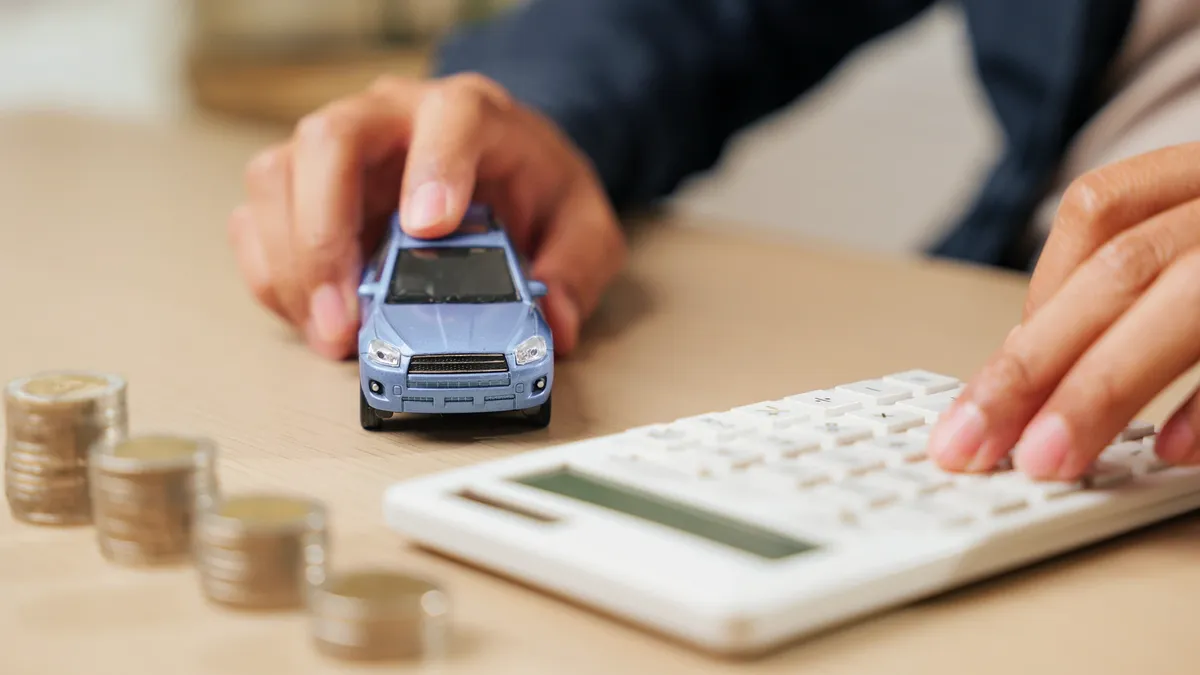 Taxa auto 2025. Ce trebuie să ştie proprietarii de maşini, cum pot plăti mai puţini bani