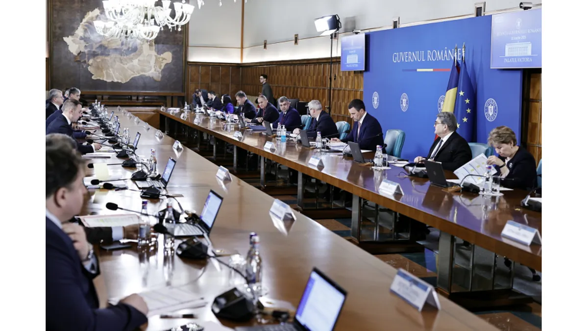 Cum poți face internship la Guvern în 2025. Tinerii admiși vor beneficia de o indemnizație lunară și vechime în muncă