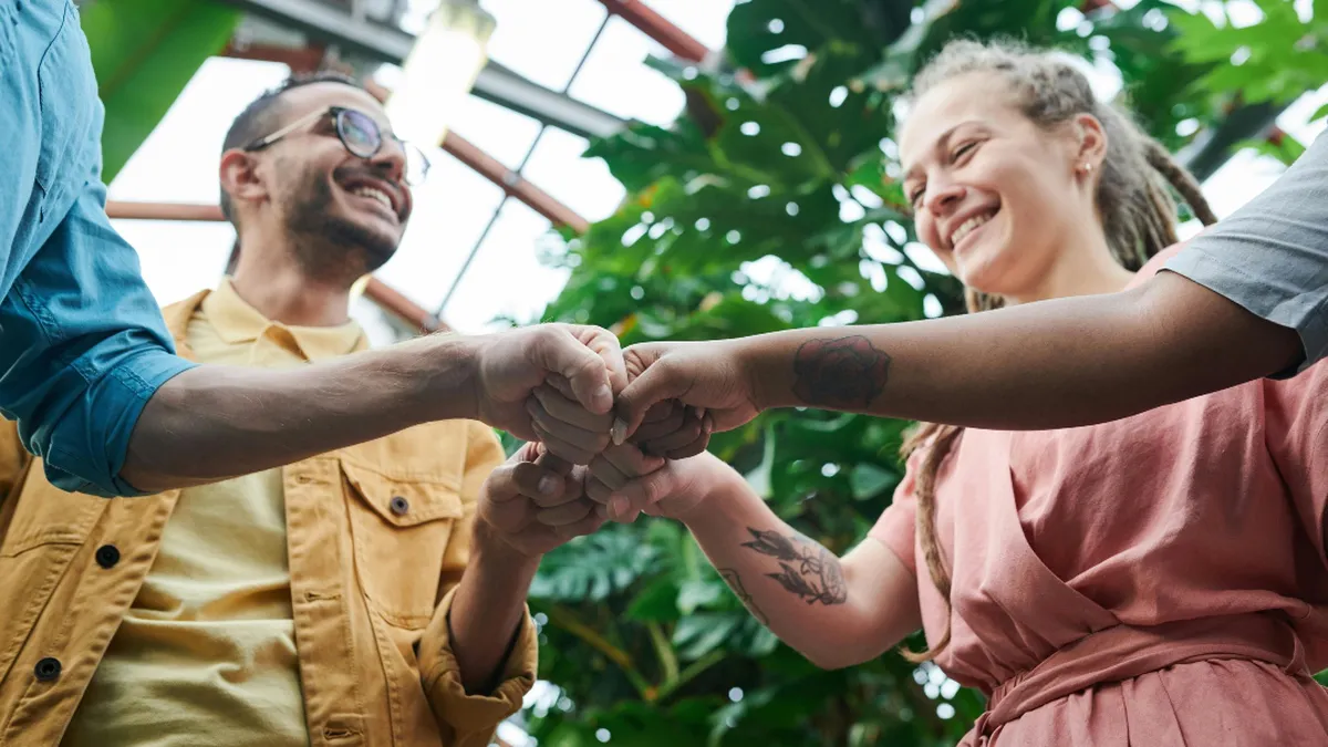 Locul de muncă perfect? O companie uriașă își plătește oamenii să stea degeaba un an!