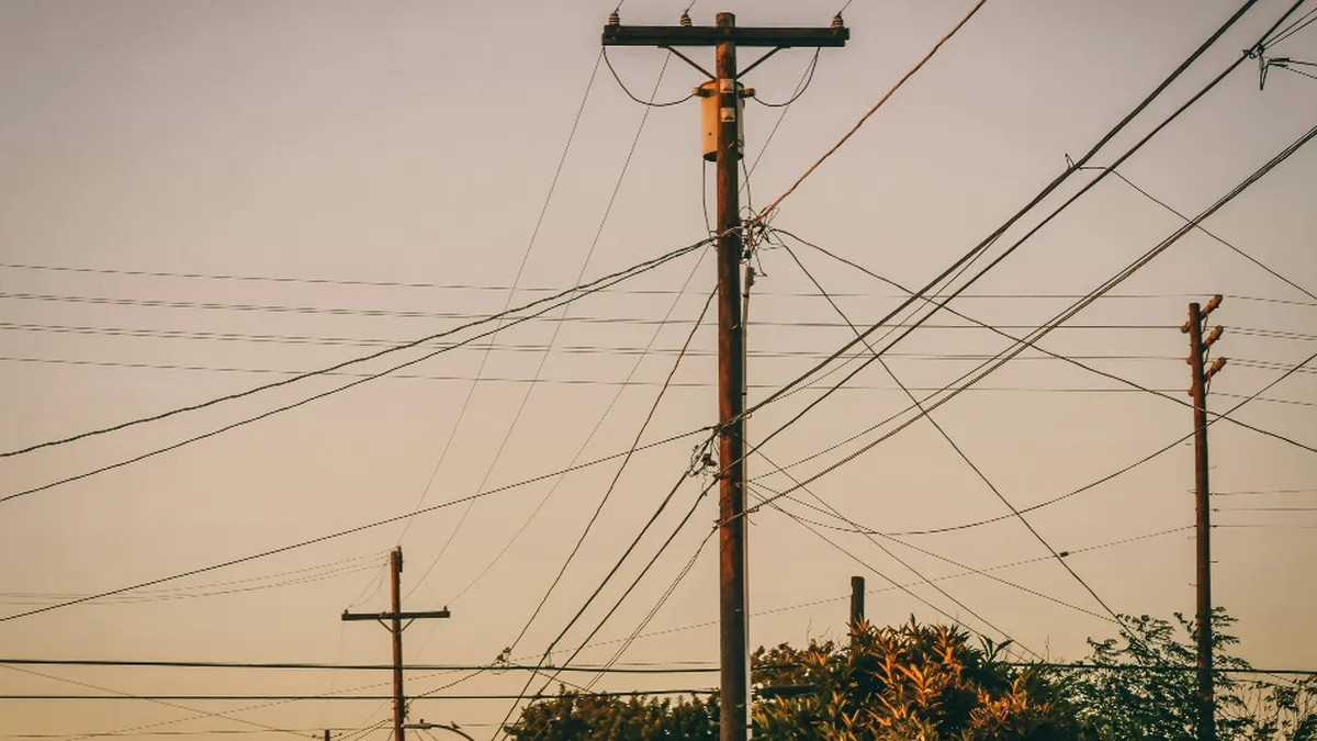 Se schimbă regulile branșării la rețeaua de electricitate. Modificarea propusă de ANRE