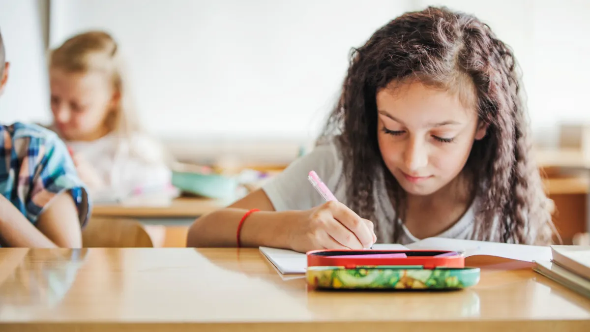 Evaluarea Naţională pentru clasa a II-a. Elevii susțin prima probă la limba română, respectiv limba maternă pentru minorități