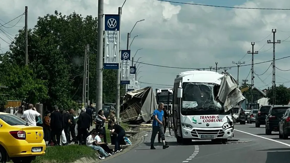 Accident grav între un autocamion și un autocar cu pasageri în județul Iași. A fost activat Planul roșu de intervenție